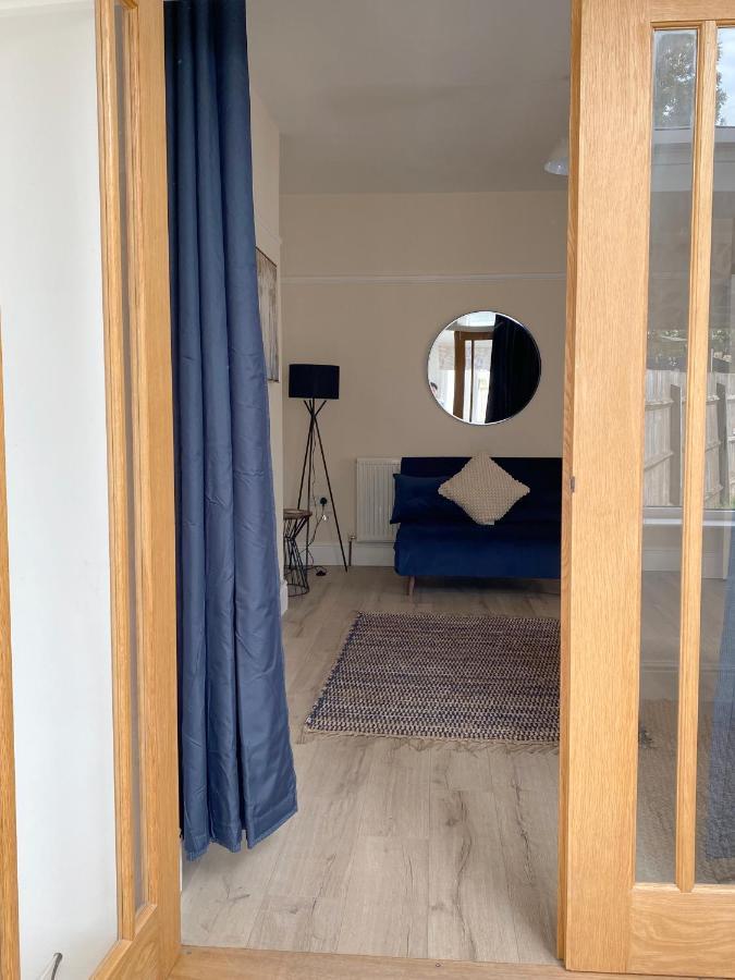 1 Ashford Road Guesthouse Redhill  Dış mekan fotoğraf