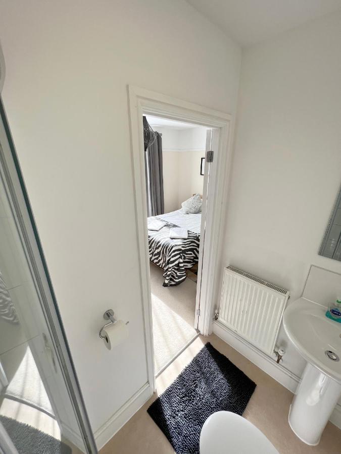 1 Ashford Road Guesthouse Redhill  Dış mekan fotoğraf