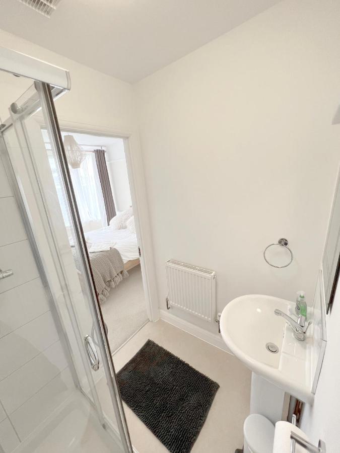 1 Ashford Road Guesthouse Redhill  Dış mekan fotoğraf