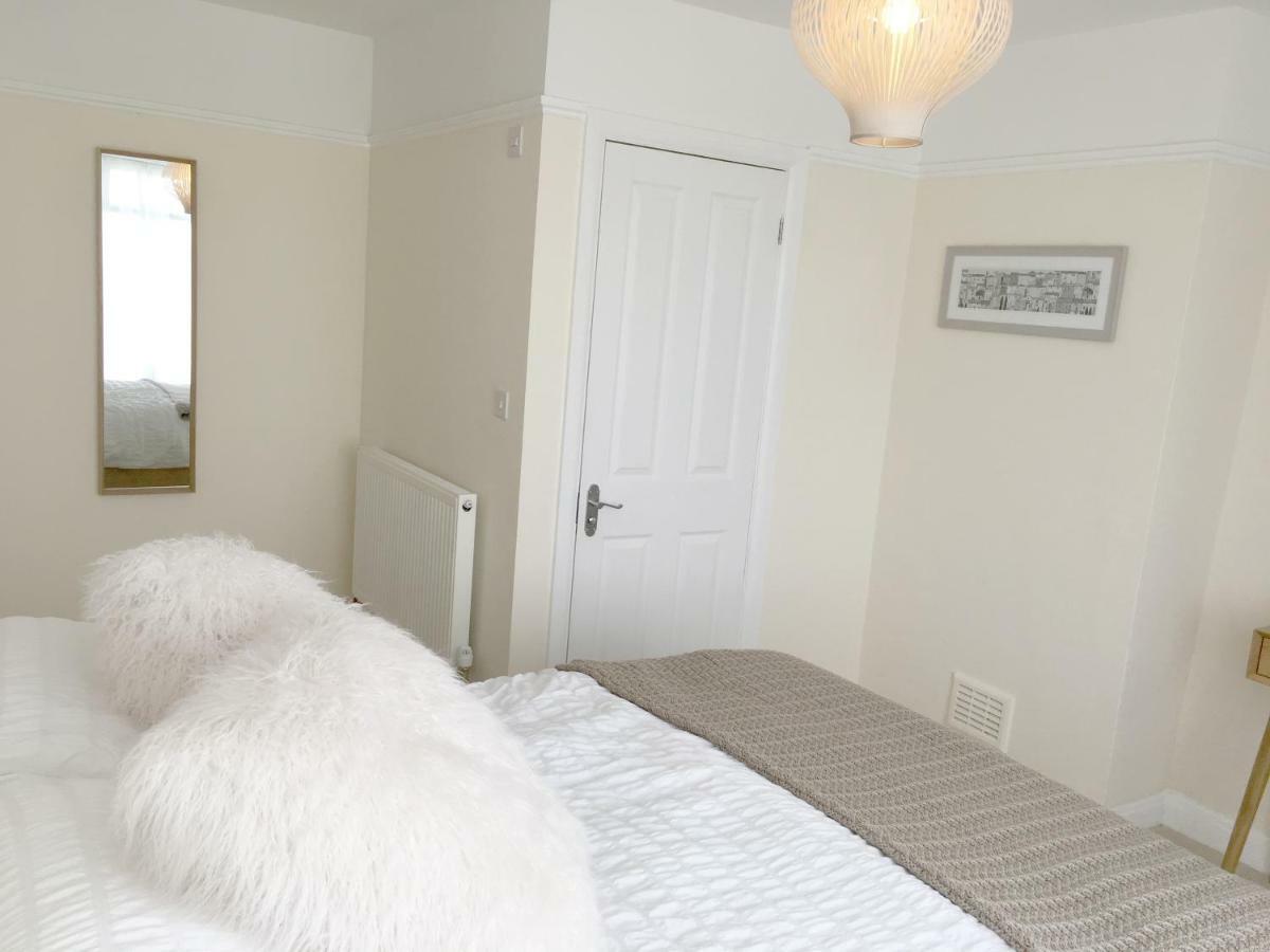 1 Ashford Road Guesthouse Redhill  Dış mekan fotoğraf