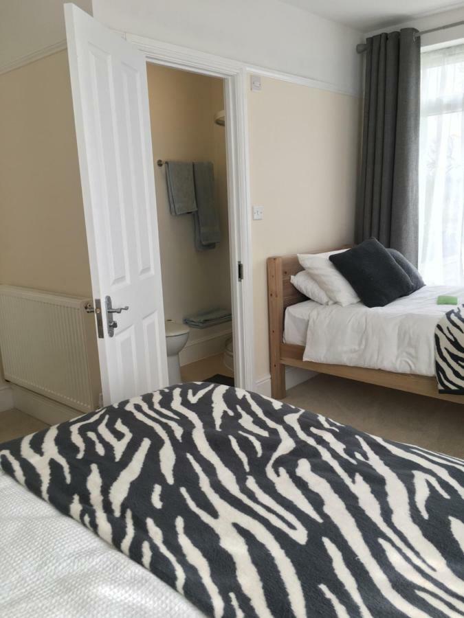1 Ashford Road Guesthouse Redhill  Dış mekan fotoğraf