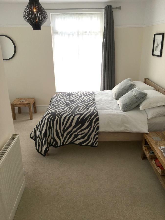 1 Ashford Road Guesthouse Redhill  Dış mekan fotoğraf