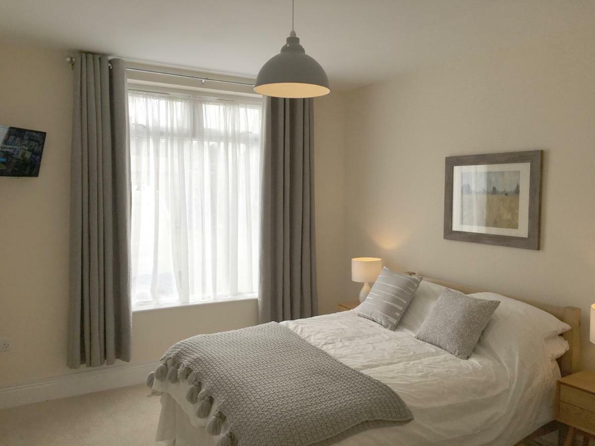 1 Ashford Road Guesthouse Redhill  Dış mekan fotoğraf