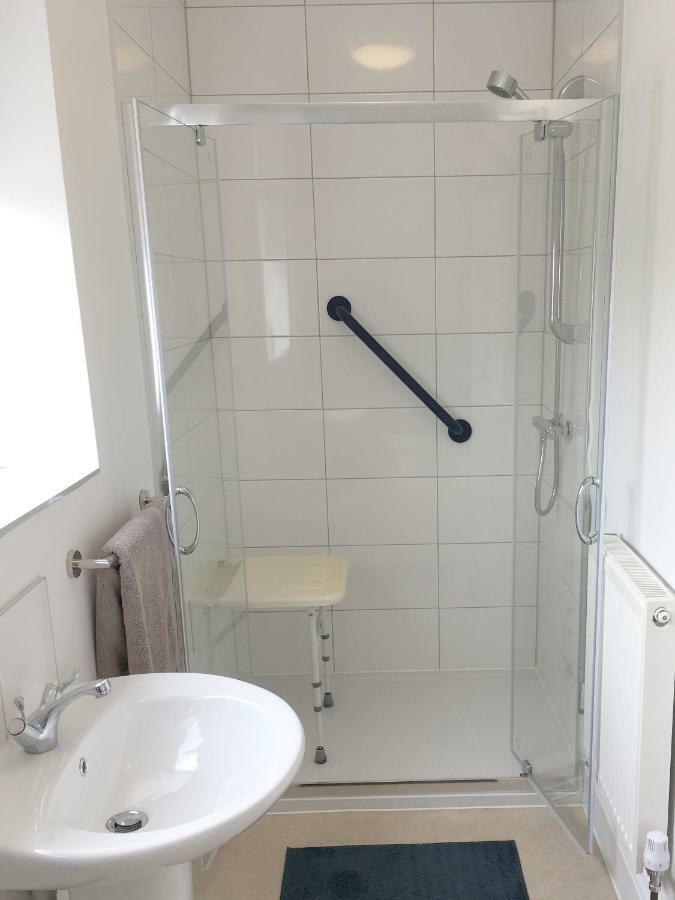 1 Ashford Road Guesthouse Redhill  Dış mekan fotoğraf