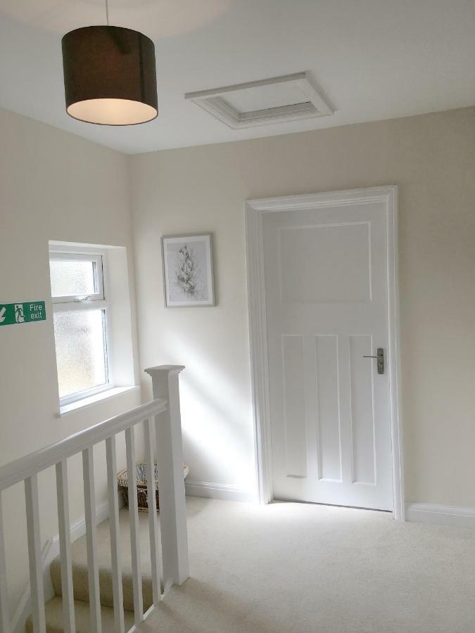 1 Ashford Road Guesthouse Redhill  Dış mekan fotoğraf
